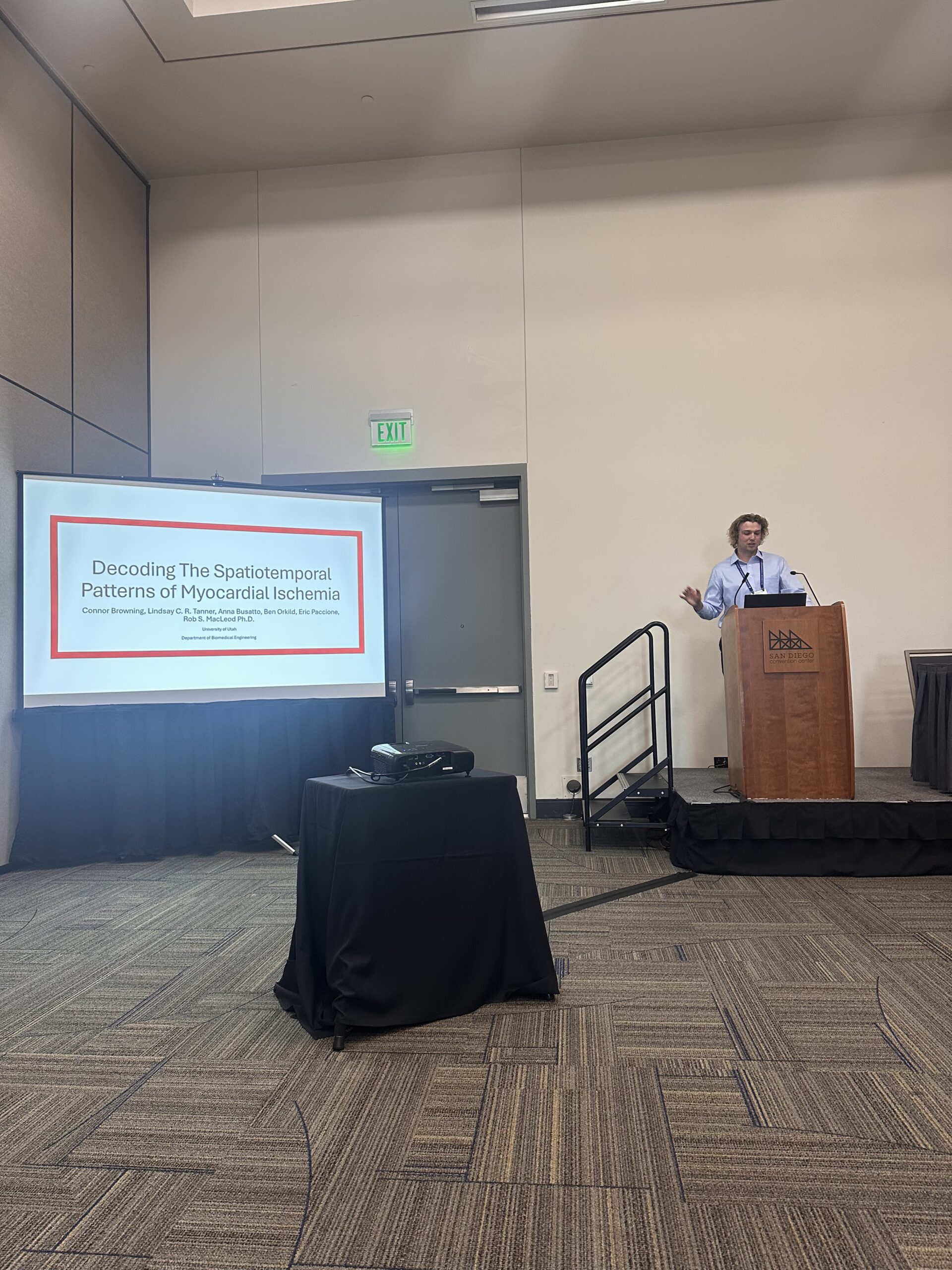 BME Undergraduate Student Connor Browning presenting his podium presentation at the BMES conference.